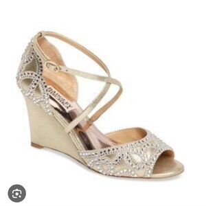 BADGLEY MISCHKA | Satin Embellished Open Toe Wedges Heels Champagne Gold Sz 5